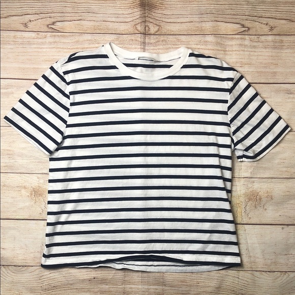 Zara Tops - Zara Navy and White Striped Tee 💚